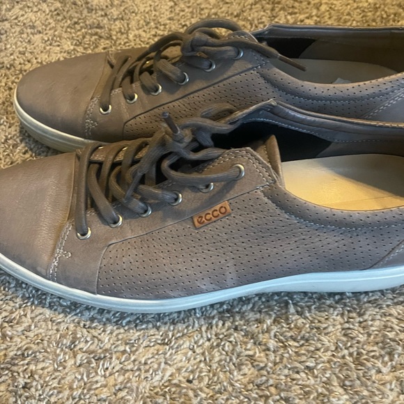 Ecco Dress Sneakers - Picture 2 of 3